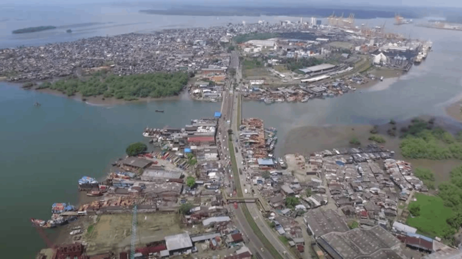 Vista de Buenaventura y su bahía desde el mirador